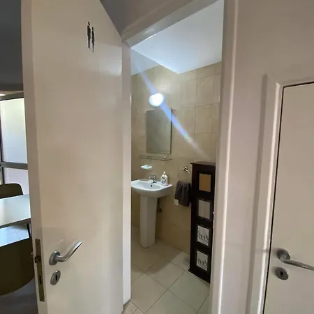 Star 6 Apartment *